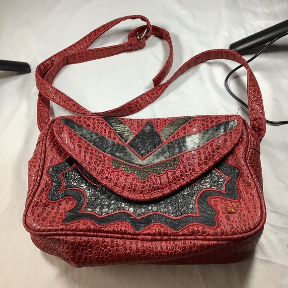 The Unbranded Brand Handbags - 80s Red Embossed Snakeskin Leather Shoulder Bag